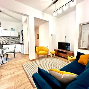Appartamento Lombardo's Family - Free Private Parking 700m From The Station!, La Spezia
